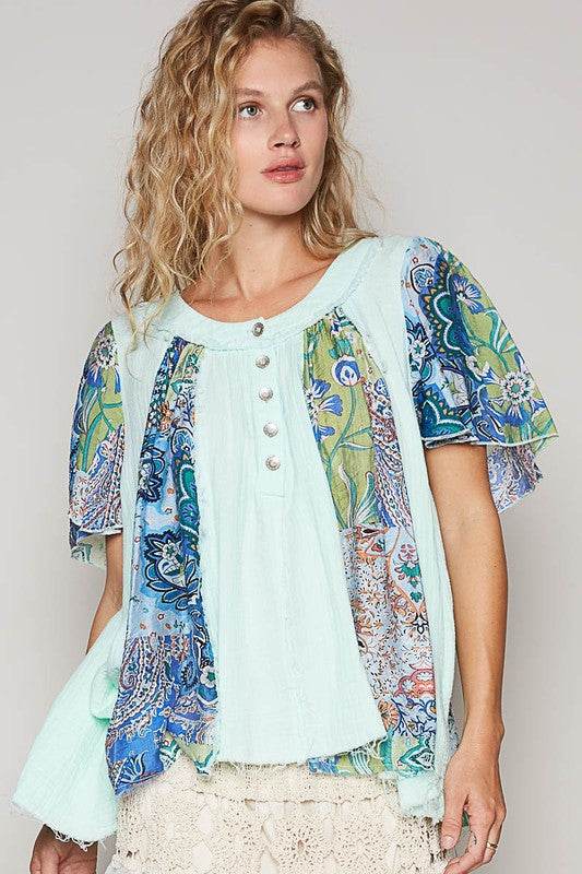 POL Printed Frayed Hem Half Button Short Sleeve Blouse - Mayzelyn Shop