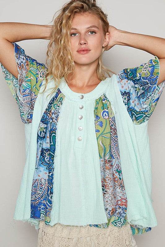 POL Printed Frayed Hem Half Button Short Sleeve Blouse - Mayzelyn Shop